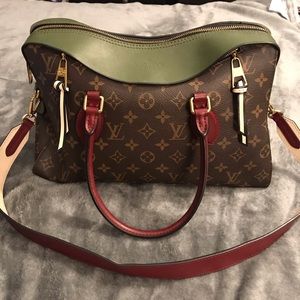 Louis Vuitton purse!